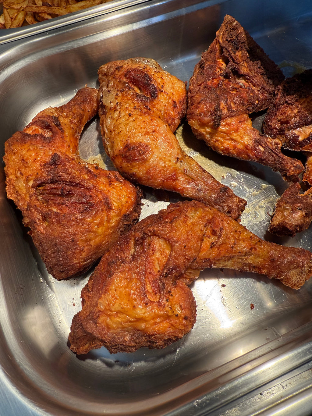Pilon de Poulet, Ailes de Poulet, Cuisses de Poulet,Cuisses Barbecue, Cuisses Pané, Ailes de Dindes, Wings , Tenders , Frites maisons, Riz, Pattes, Grillades, Gaufres, Bubble Waffle , Hot-Dog