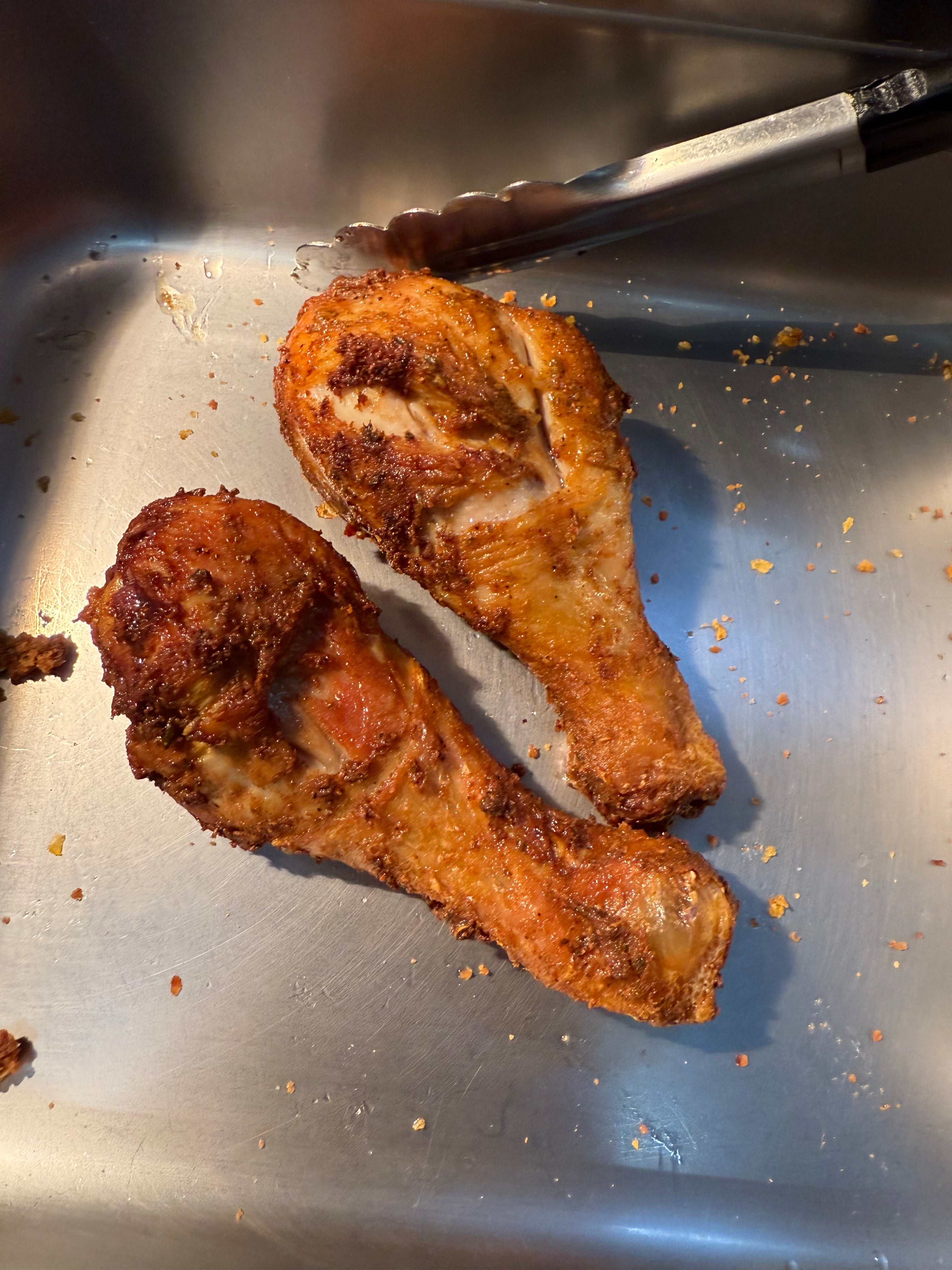 Pilon de Poulet, Ailes de Poulet, Cuisses de Poulet,Cuisses Barbecue, Cuisses Pané, Ailes de Dindes, Wings , Tenders , Frites maisons, Riz, Pattes, Grillades, Gaufres, Bubble Waffle , Hot-Dog