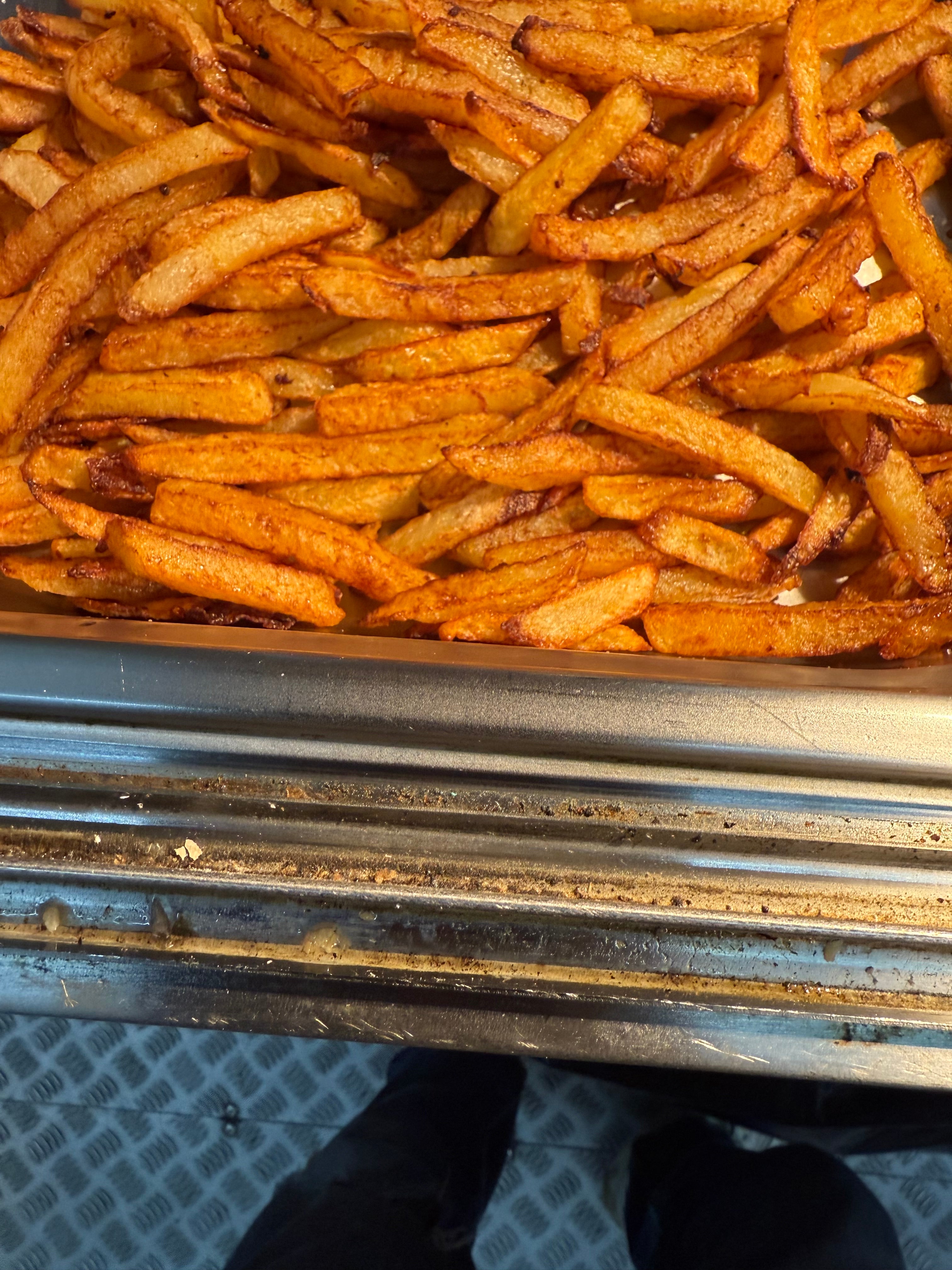 Pilon de Poulet, Ailes de Poulet, Cuisses de Poulet,Cuisses Barbecue, Cuisses Pané, Ailes de Dindes, Wings , Tenders , Frites maisons, Riz, Pattes, Grillades, Gaufres, Bubble Waffle , Hot-Dog